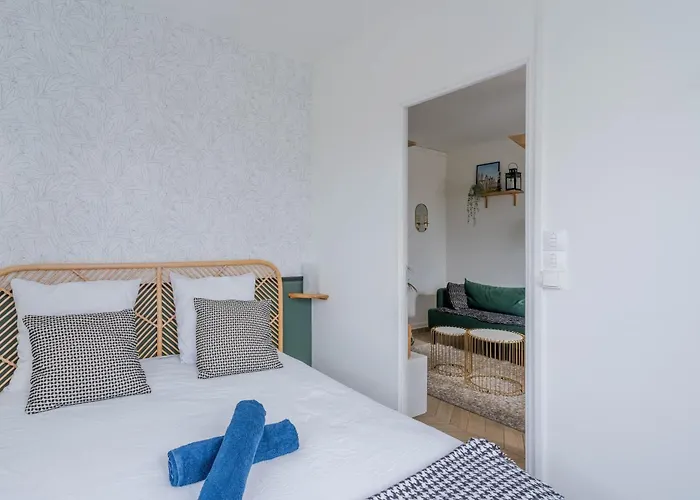 Superbe Appart Chic, Hyper Centre, Vue Chateau, Parking Inclus